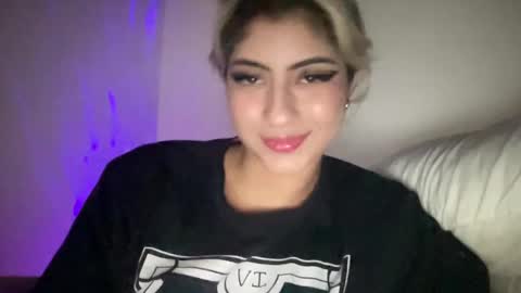 Lizeth online show from February 23, 2025, 3:45 am