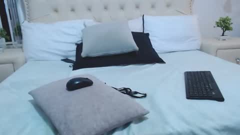 lizANDjuan online show from February 25, 2025, 9:46 pm