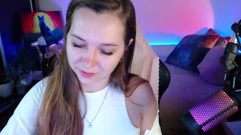 LIzaSwan online show from November 15, 2025, 6:04 pm