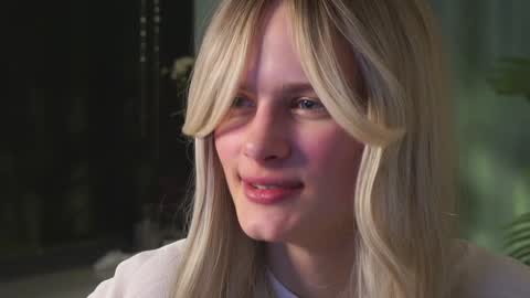 Snapshot of lizbethcoll chatting on January 2, 2025, 5:18 pm Sunnheart online show from January 2, 2025, 5:18 pm