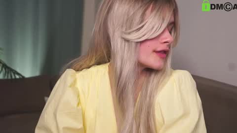 Snapshot of lizbethcoll chatting on January 21, 2025, 7:06 pm Sunnheart online show from January 21, 2025, 7:06 pm