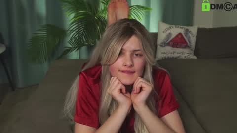 Snapshot of lizbethcoll chatting on February 2, 2025, 7:25 pm Sunnheart online show from February 2, 2025, 7:25 pm