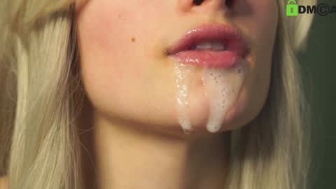 Snapshot of lizbethcoll chatting on February 4, 2025, 7:33 pm Sunnheart online show from February 4, 2025, 7:33 pm