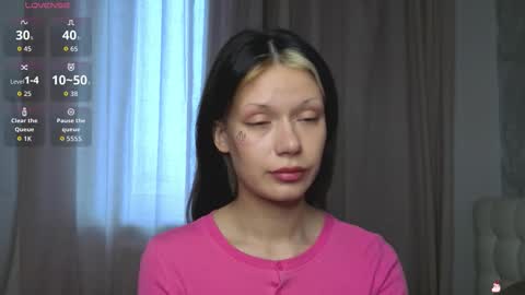 Snapshot of lizbethcoll chatting on November 7, 2025, 8:03 am Sunnheart online show from November 7, 2025, 8:03 am