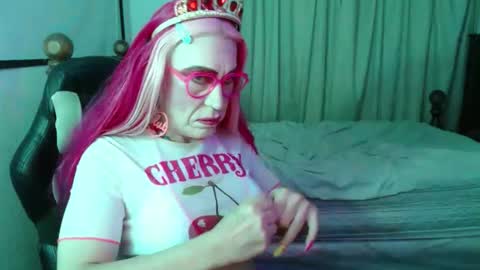 Lizi Chery Strawbery online show from April 12, 2026, 10:09 am