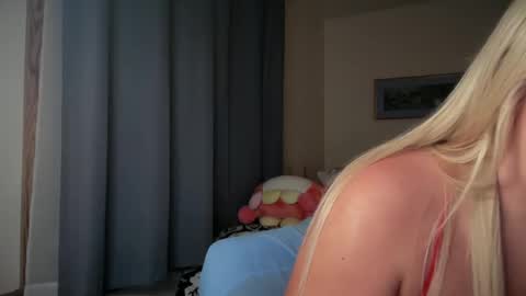 Liz Purr online show from March 6, 2025, 3:56 pm