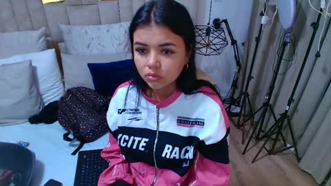 Snapshot of lizz_tender chatting on October 18, 2025, 11:44 am Lizz  online show from October 18, 2025, 11:44 am