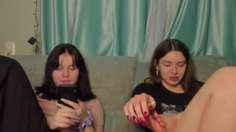 lizzi_muur online show from January 20, 2025, 2:46 pm