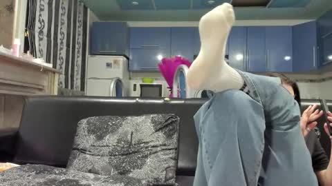 lizzi_muur online show from March 6, 2025, 8:05 pm