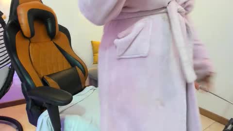 Snapshot of lizzie_williamss chatting on September 24, 2025, 3:43 am lizzie_williamss online show from September 24, 2025, 3:43 am