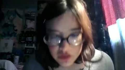 lizzy_bear online show from May 16, 2026, 7:23 pm