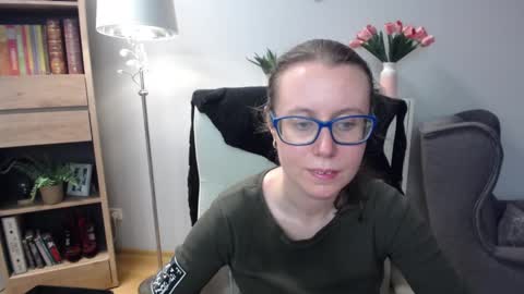 Lizzy online show from March 18, 2026, 5:32 am