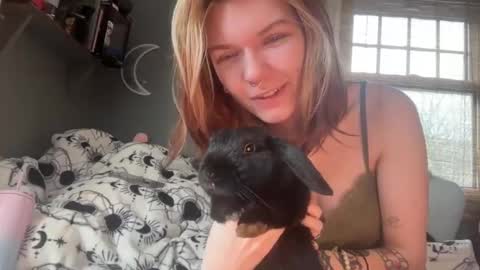 Snapshot of lizzyylovesick chatting on January 27, 2025, 2:13 pm lizzybunny online show from January 27, 2025, 2:13 pm