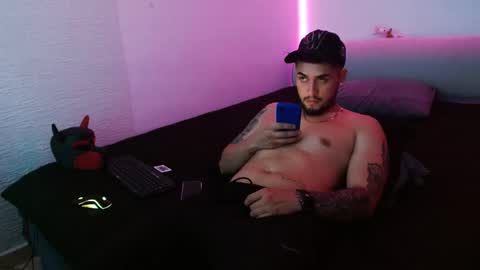 lliamm 2 online show from January 26, 2025, 6:58 pm