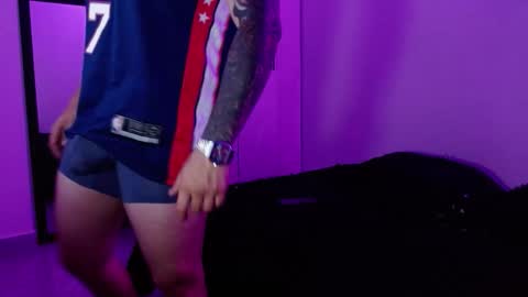 lliamm 2 online show from March 26, 2026, 5:35 am