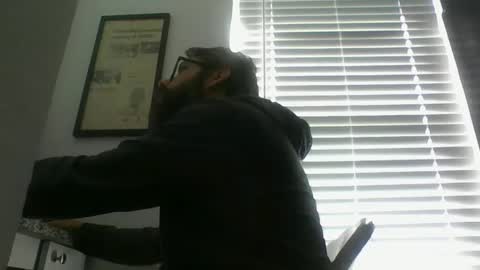 Snapshot of llzonall chatting on February 4, 2026, 7:31 pm DC online show from February 4, 2026, 7:31 pm