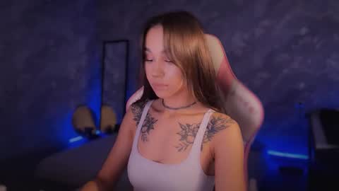 Snapshot of lnnsfw chatting on December 1, 2025, 4:12 pm Linn my new page online show from December 1, 2025, 4:12 pm