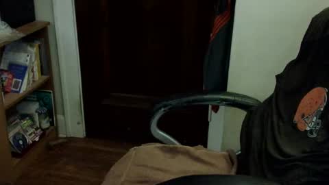 loades182025 online show from April 11, 2026, 3:00 am