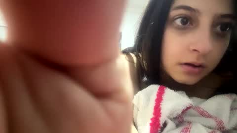 loaizayulie59 online show from October 26, 2025, 2:39 am