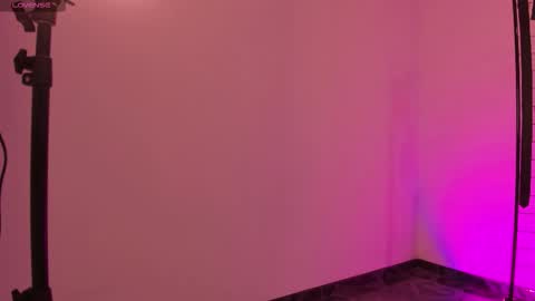 loana_bdsm online show from November 15, 2025, 10:23 am