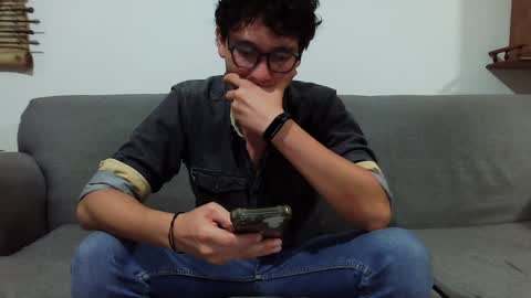 Lobo online show from December 4, 2024, 2:42 am