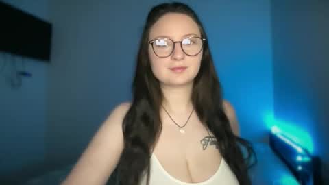 locaalis1 online show from October 3, 2025, 3:20 pm