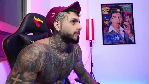 logan_hugh8 online show from November 4, 2025, 6:45 am