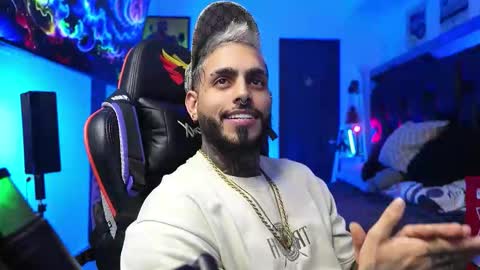 Snapshot of logan_hugh8 chatting on February 3, 2026, 6:22 am logan_hugh8 online show from February 3, 2026, 6:22 am