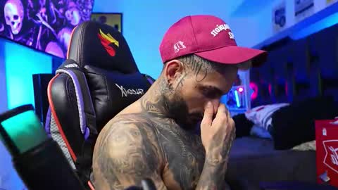 Snapshot of logan_hugh8 chatting on February 4, 2026, 1:28 pm logan_hugh8 online show from February 4, 2026, 1:28 pm