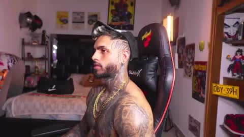 logan_hugh8 online show from June 4, 2026, 12:44 pm