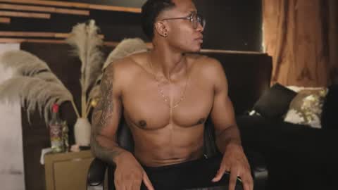 logan_varela online show from January 22, 2025, 2:37 am