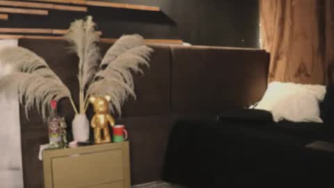 logan_varela online show from January 22, 2025, 10:18 am