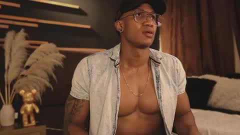 logan_varela online show from January 23, 2025, 11:47 pm