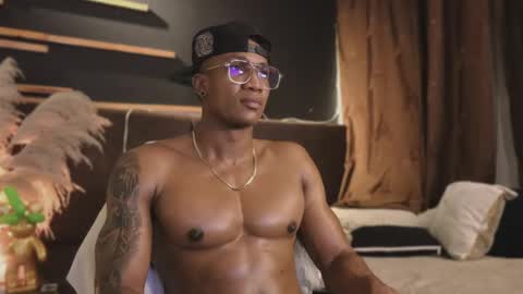 logan_varela online show from January 31, 2025, 1:43 am