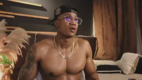 logan_varela online show from January 31, 2025, 4:47 am