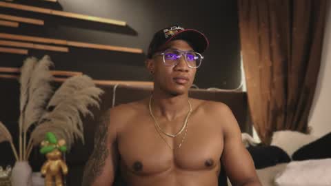 logan_varela online show from January 31, 2025, 11:45 pm