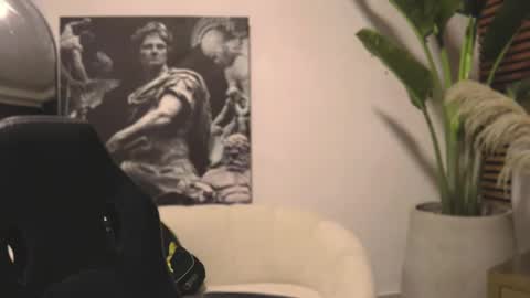 logan_varela online show from February 16, 2025, 4:42 pm