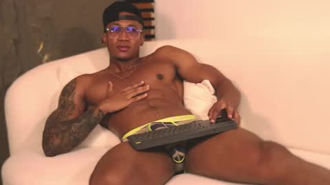 logan_varela online show from February 28, 2025, 3:04 am