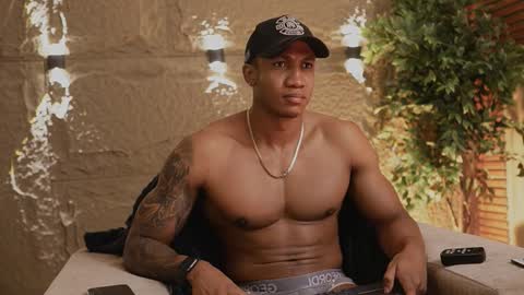 logan_varela online show from November 27, 2025, 12:24 am