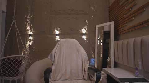 logan_varela online show from March 15, 2026, 2:01 pm