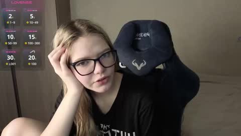 Logan and Katana online show from November 28, 2025, 1:47 pm