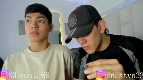 logantwink18 online show from April 7, 2026, 1:33 pm