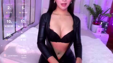 Snapshot of loisewilliams chatting on March 10, 2025, 4:46 pm Mistress L online show from March 10, 2025, 4:46 pm