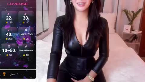 Snapshot of loisewilliams chatting on February 18, 2026, 11:50 am Mistress L online show from February 18, 2026, 11:50 am