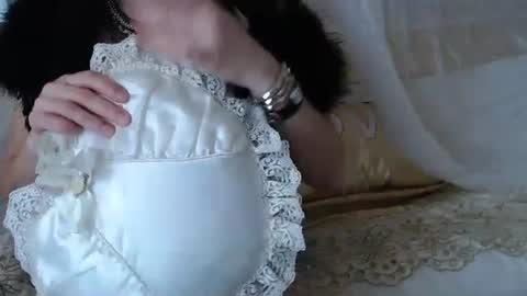 Lilu online show from March 11, 2025, 7:15 am