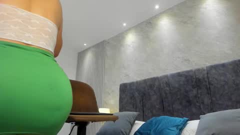 Lola Sweet online show from November 9, 2025, 12:25 pm