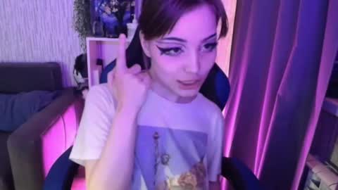 lola online show from December 18, 2024, 11:08 pm