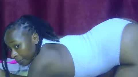 lola_beib online show from April 8, 2026, 5:51 am