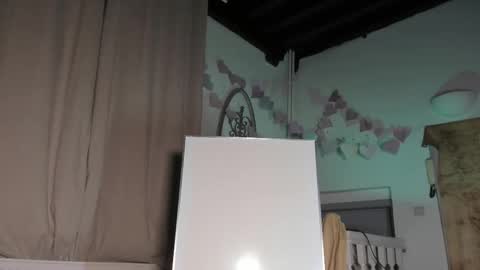 lola_belgium online show from February 19, 2025, 8:41 pm