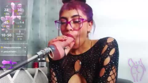 layla online show from September 11, 2025, 7:47 pm